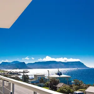  Apartment Sail Away